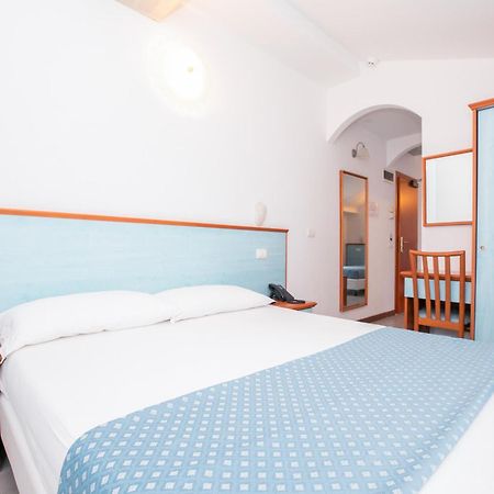 Hotel Brienz Белларія-Іджеа-Марина Екстер'єр фото