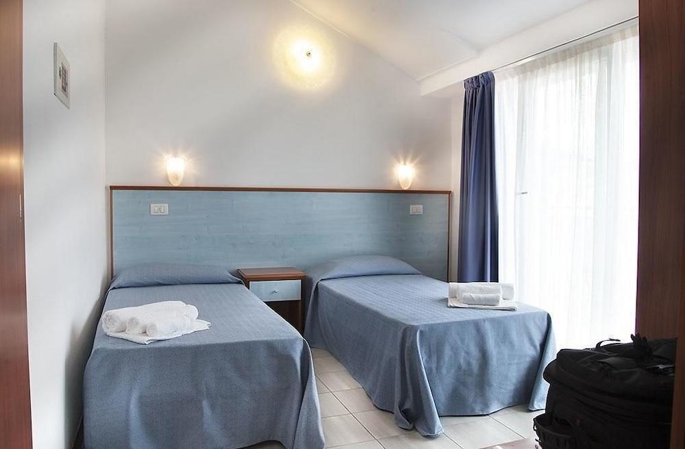 Hotel Brienz Белларія-Іджеа-Марина Екстер'єр фото