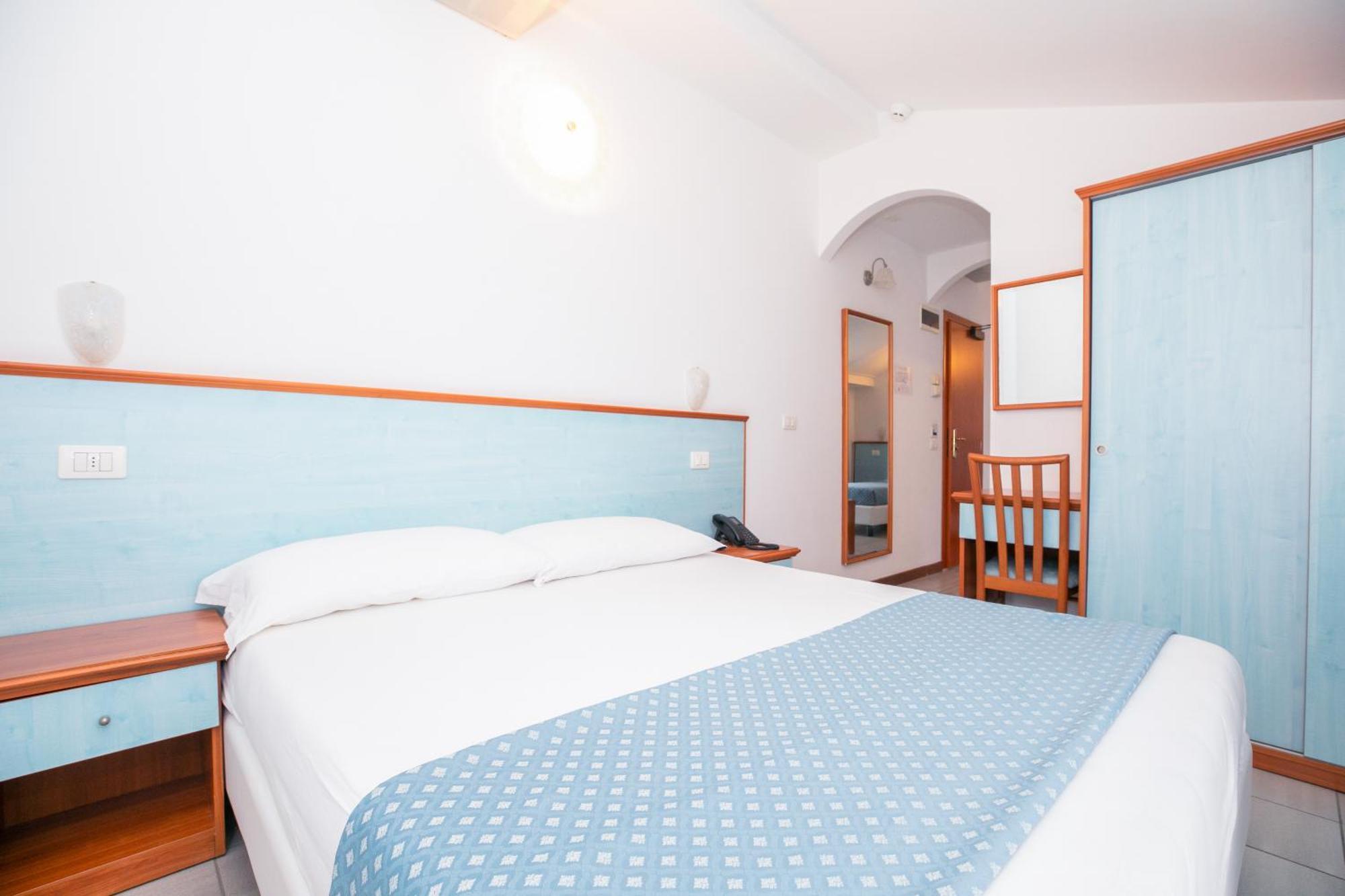 Hotel Brienz Белларія-Іджеа-Марина Екстер'єр фото