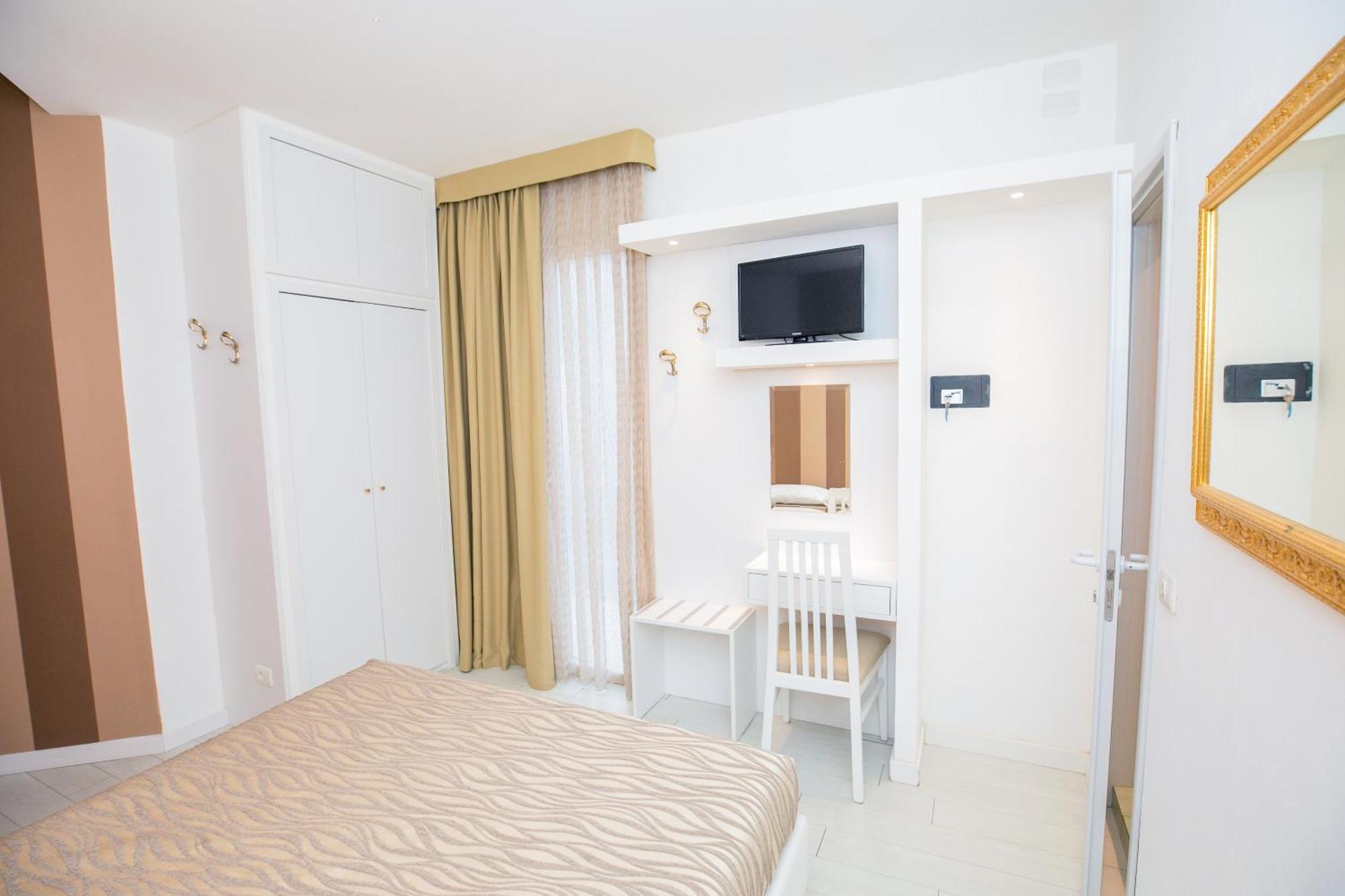 Hotel Brienz Белларія-Іджеа-Марина Екстер'єр фото